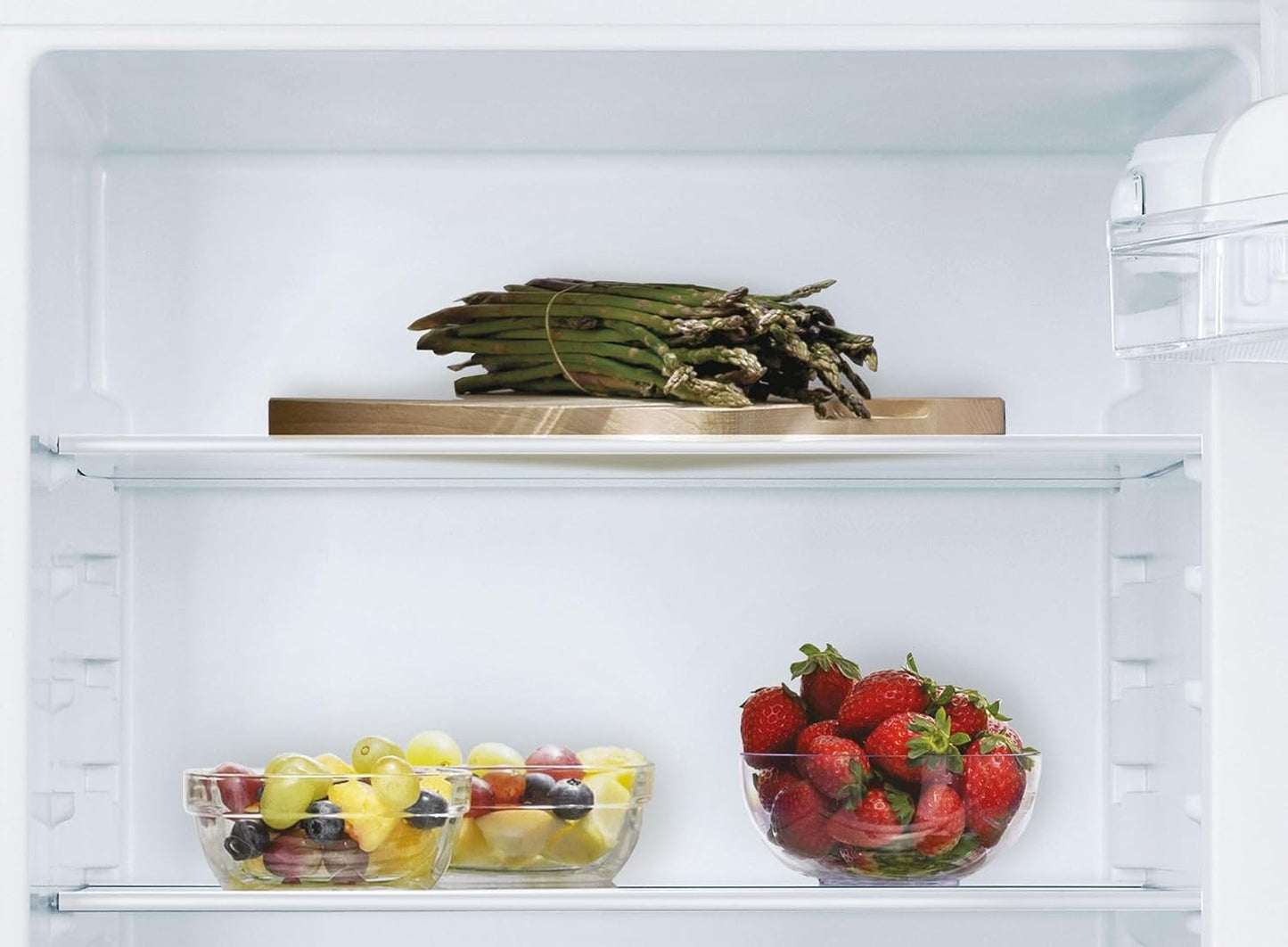Integrated Undercounter Fridge 135L Adjustable Shelves LED Display White