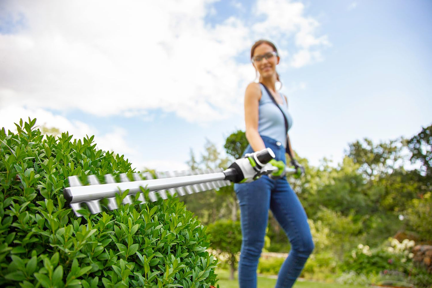 Cordless Pole Hedge Trimmer 53cm 18V 60 Mins Runtime Adjustable Head