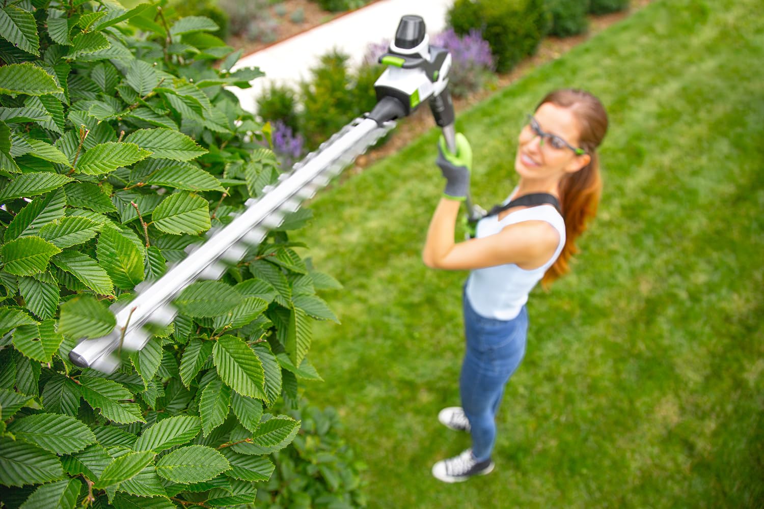 Cordless Pole Hedge Trimmer 53cm 18V 60 Mins Runtime Adjustable Head