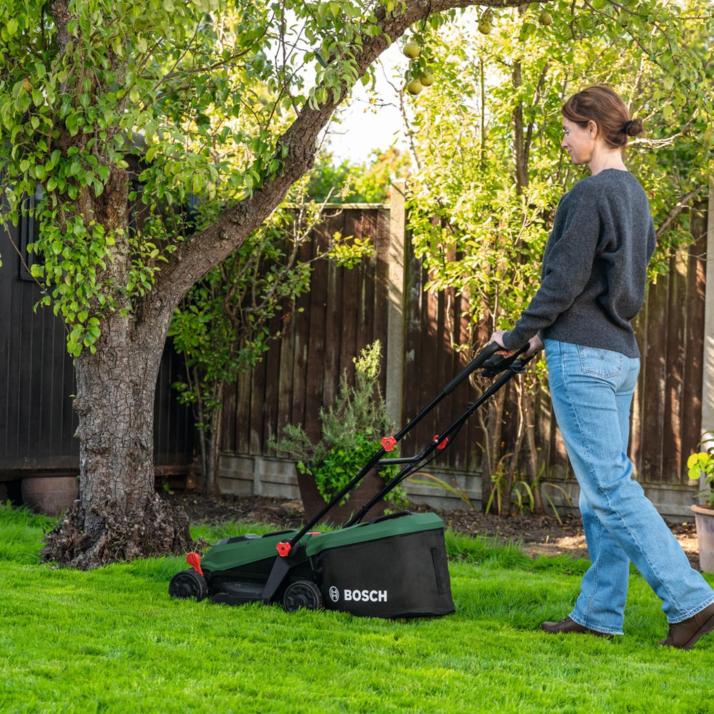 Cordless Lawn Mower 32cm 35L Grass Bag Mulch Plug Green