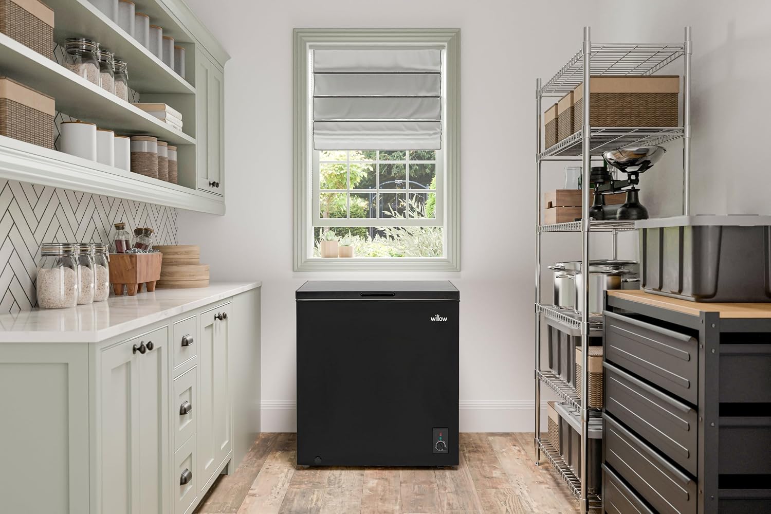 Freestanding Chest Freezer 199L 4 Star Rating Black