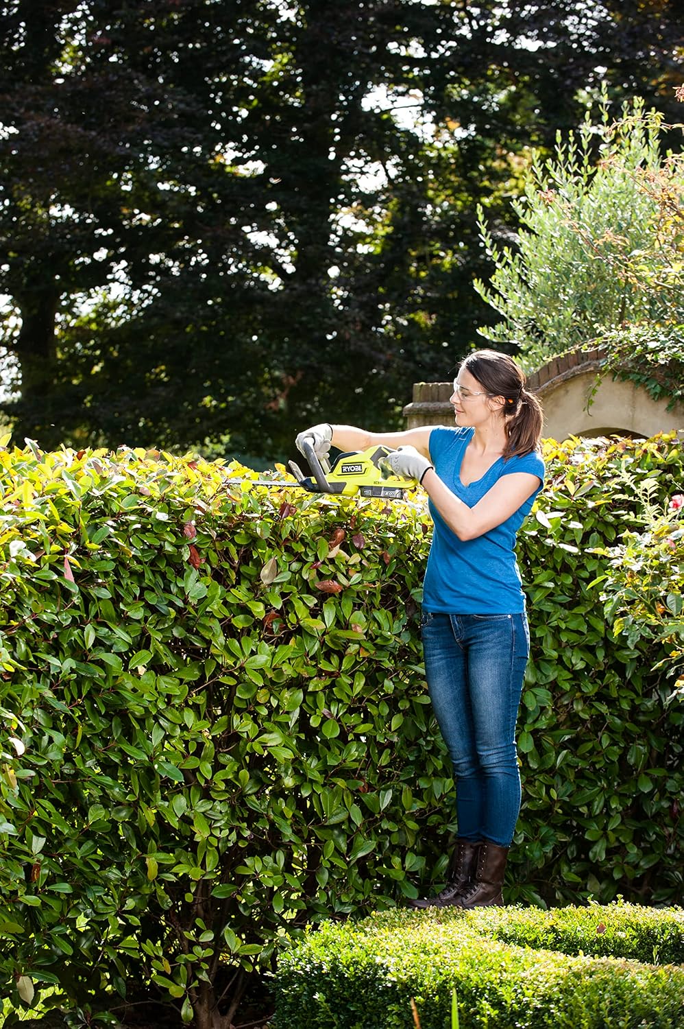 Cordless Hedge Trimmer 45cm 18V ONE+ Diamond-Ground Blade