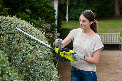 Cordless Hedge Trimmer 45cm 18V ONE+ Diamond-Ground Blade
